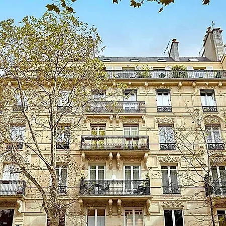 Superb New 1 Bedroom Flat Notre Dame De Hotel