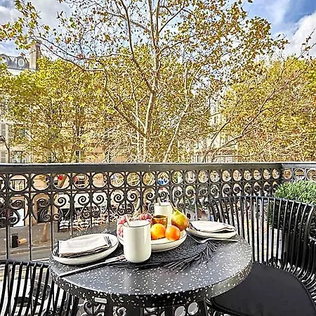 Superb New 1 Bedroom Flat Notre Dame De