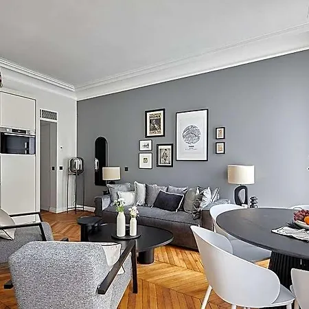 Superb New 1 Bedroom Flat Notre Dame De