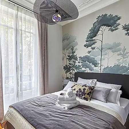 Superb New 1 Bedroom Flat Notre Dame De